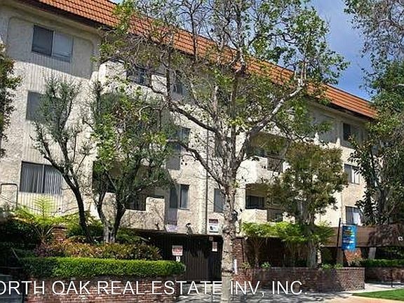 2nd image of 625 N Sycamore Ave #310