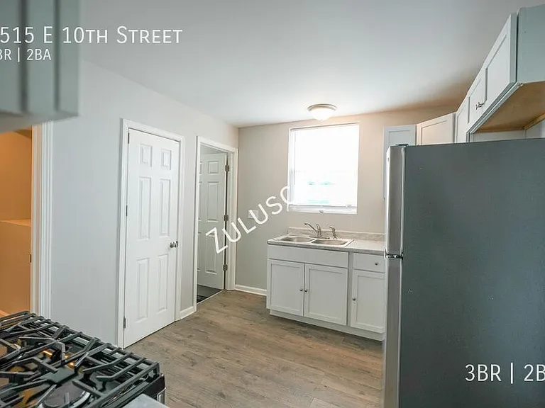 3515 E 10th St — Photo 12
