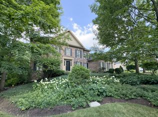 22 Aintree Rd, St Charles, IL 60174