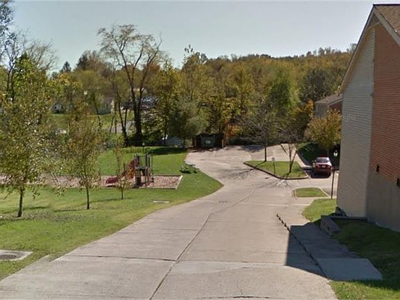 3rd image of 700 W D St