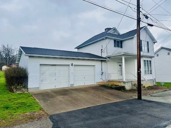 133 Center St W, Millsboro, PA 15348