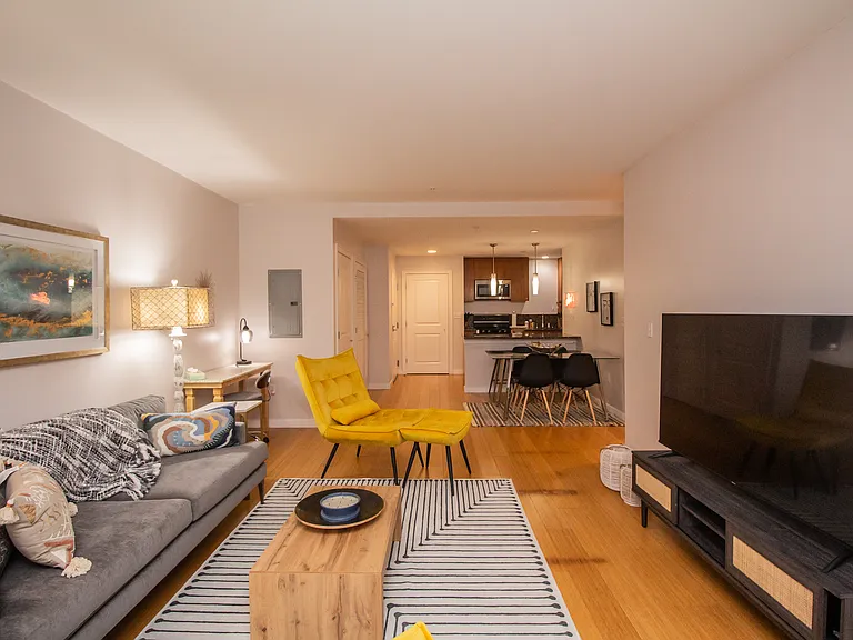 16 Miner St #401 — Photo 8
