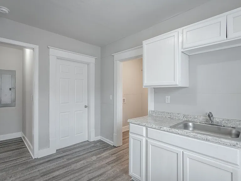 1709 S Lyerly St — Photo 8