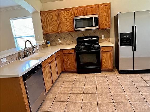 2nd image of 3203 Trail Hollow Dr