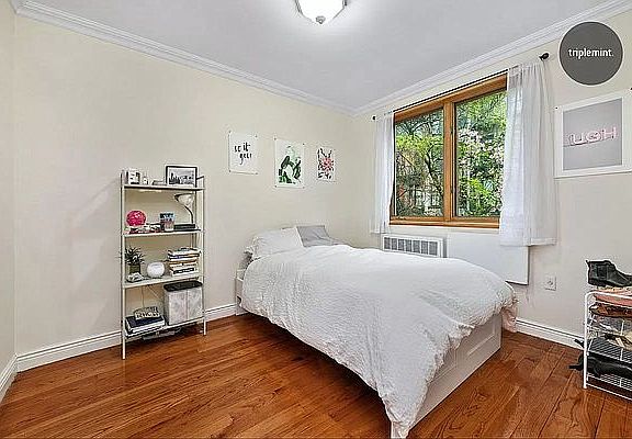 4th image of 420 E 11th St APT 4B