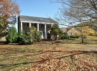 202 Spring Forest Dr, Simpsonville, SC 29681