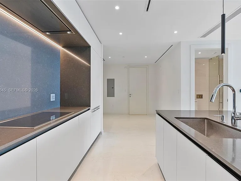 300 Biscayne Boulevard Way #803 — Photo 31