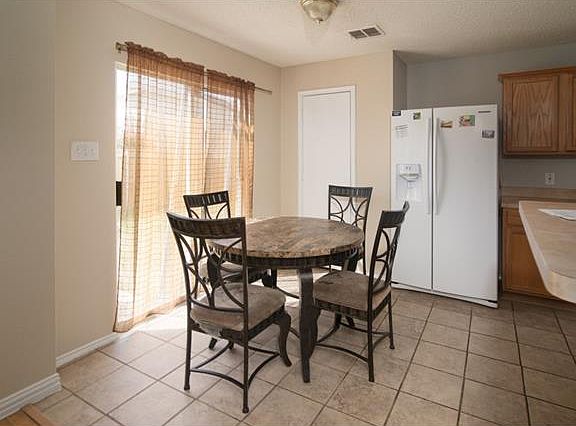 4th image of 906 Gillon Dr