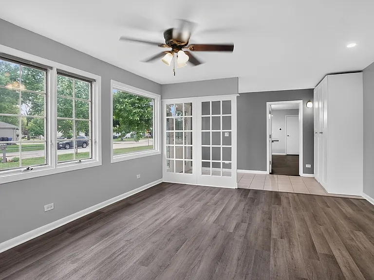 1702 N Beech Rd — Photo 6