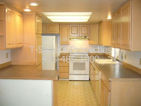 5th image of 10716 NE 143rd Pl