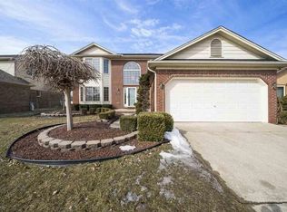 45933 Royal Dr, Chesterfield, MI 48051
