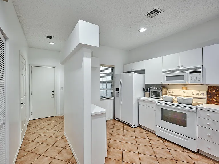 5121 Sabal Gardens Ln #2 — Photo 3