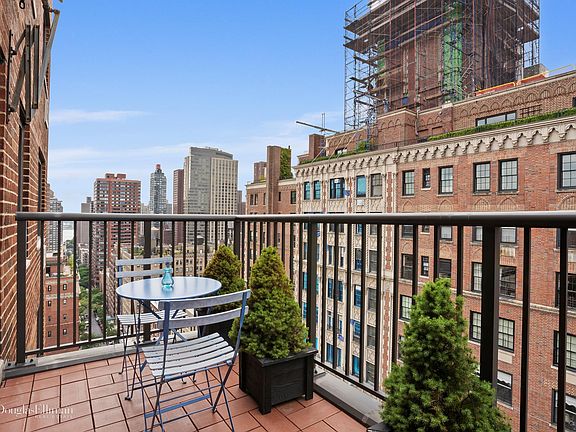 4th image of 1197 Park Ave #18D