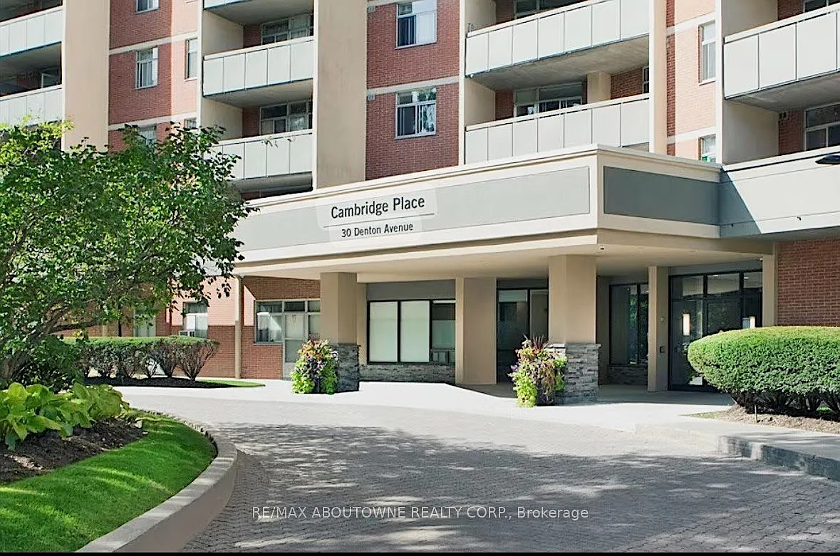 Cambridge Place — Photo 1