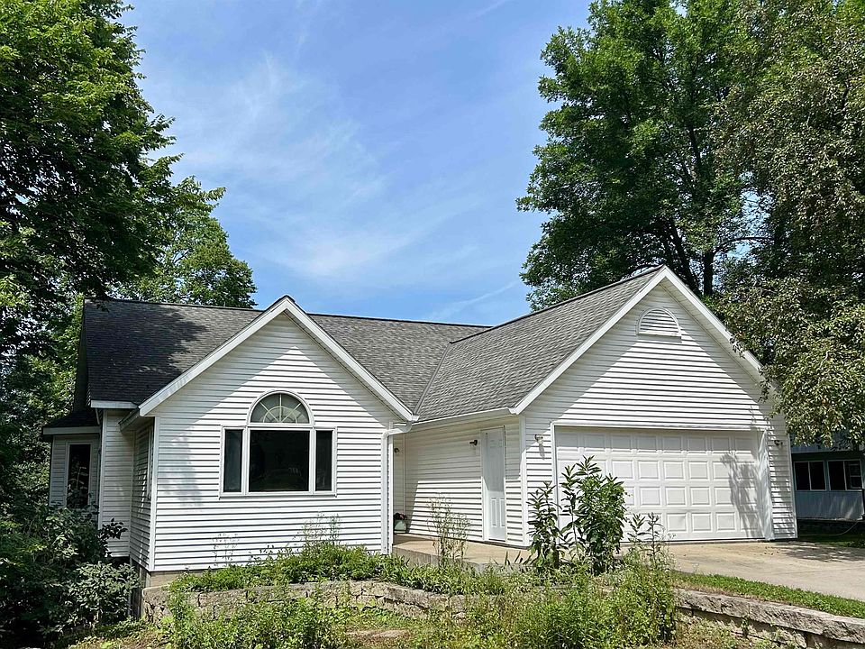 1st image of 903 Ridge Rd
