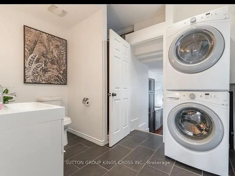 179 John St S #UPPER — Photo 10