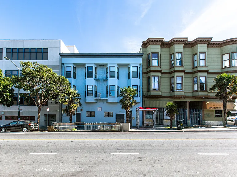 2385 Folsom — Photo 13