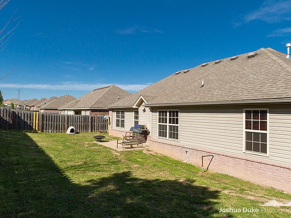 Fully fenced back yard