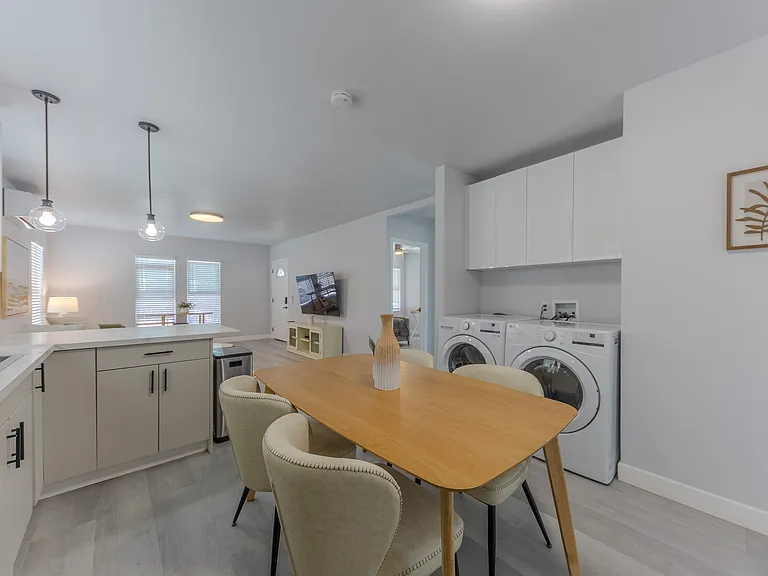 2461 Saint Pierre Ave — Photo 17