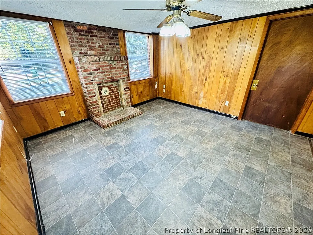 3 bed, 2.0 bath, 1130 sqft, $1,000 — Photo 3