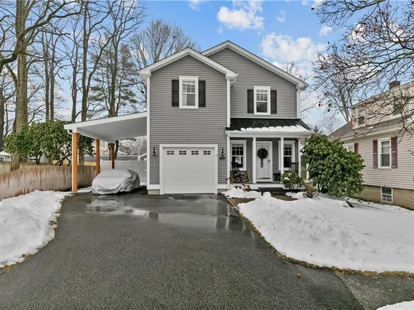 28 Bradford St, Warren, RI 02885