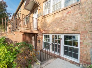 106 College Dr, Edison, NJ 08817