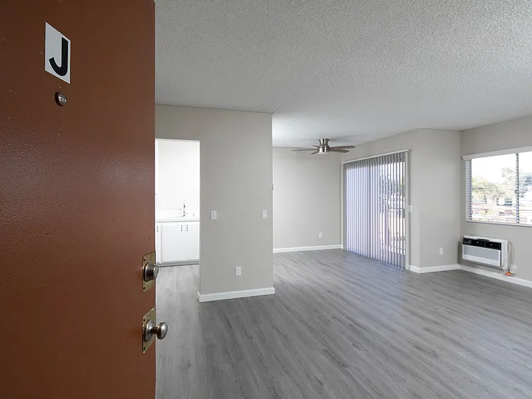 Madison Court Apartments — Photo 5