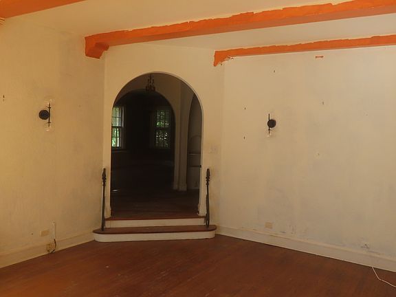5th image of 1123 N Oak Park Ave
