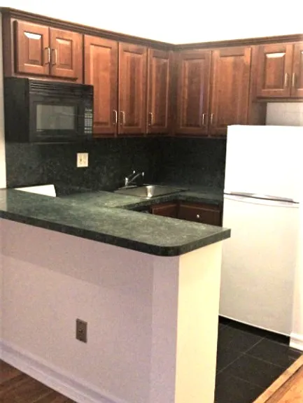 908 Amsterdam Ave #2D — Photo 3