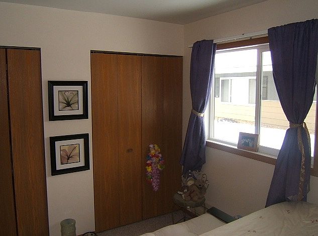 2nd image of 1709 La Crescent St APT 123