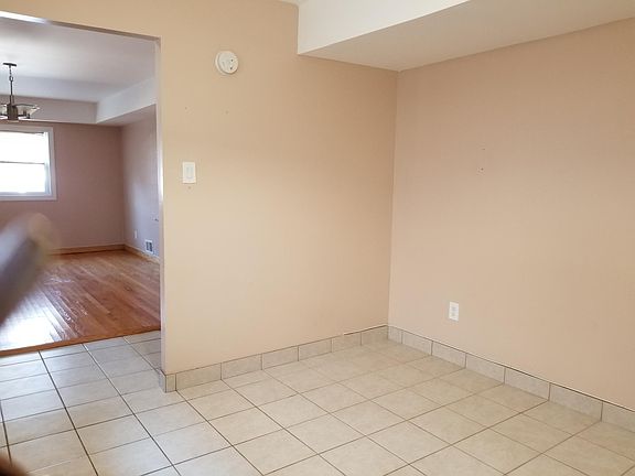 5th image of 305 Buchanan Ave
