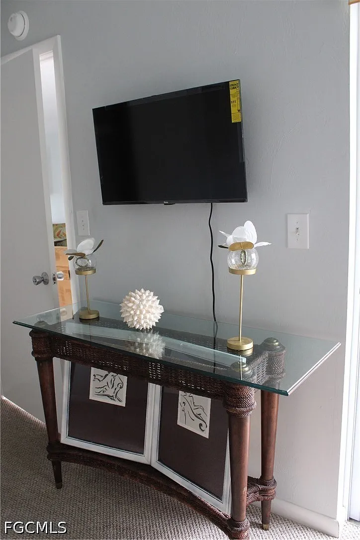 2 bed, 2.5 bath, 1289 sqft, $5,000 — Photo 3