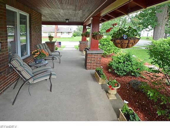 5th image of 843 W 29th St