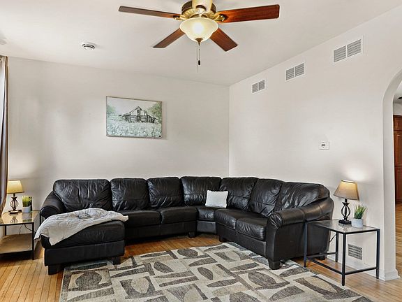 5th image of 3610 Hollyridge Ln
