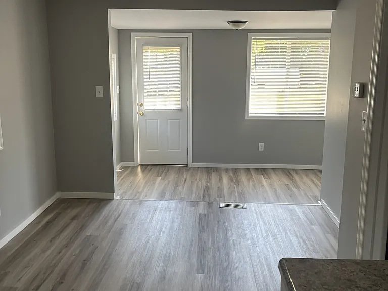 1614 Homewood Ave — Photo 2