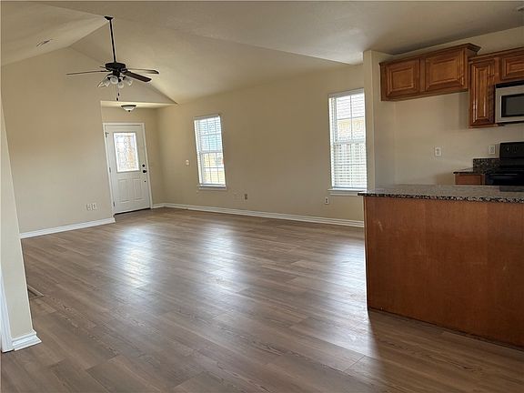 3rd image of 2388 Harris Dr