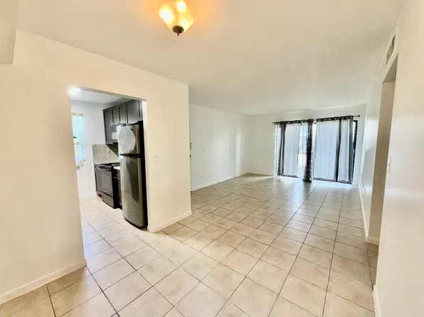 7175 NW 179th St APT 101, Hialeah, FL 33015