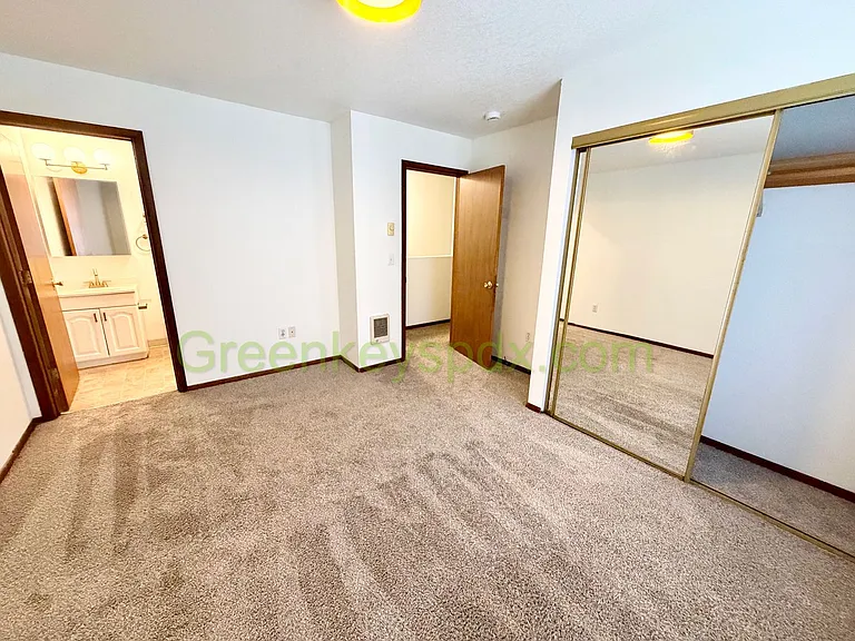 10030 N Lombard St — Photo 7