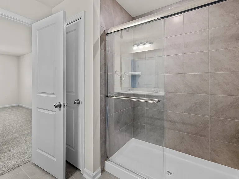 5615 Edessa Ave — Photo 14