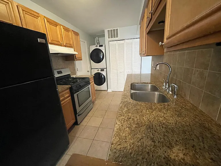 445 N Cambridge Dr — Photo 6
