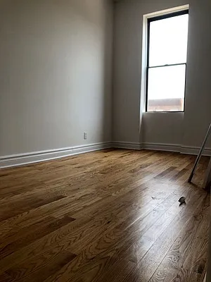 Rented by Alexander Bilu, LREB | media 17