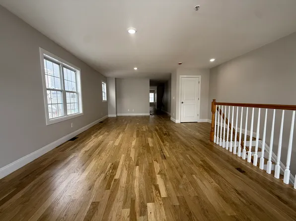 6812 Jackson St, West New York, NJ 07093