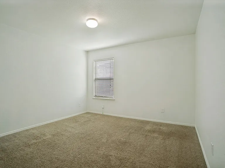 1106 Nickel St — Photo 17