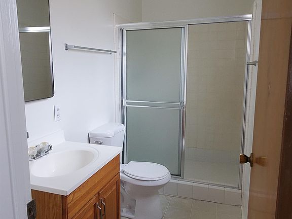 4th image of 121 S Chester Ave APT 3