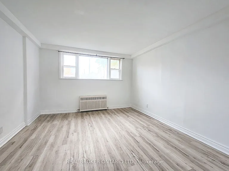 388 Winona Dr #1 — Photo 4