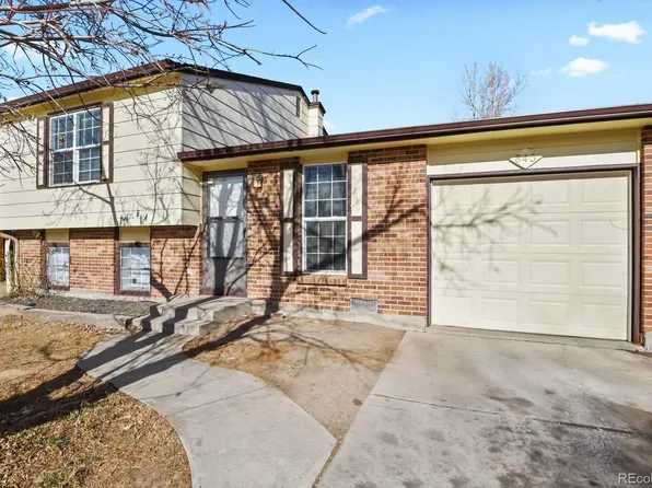 845 Madison Way, Bennett, CO 80102