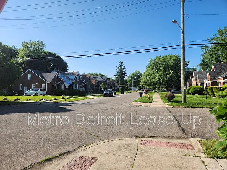 9516 Wayburn St #1 — Photo 9