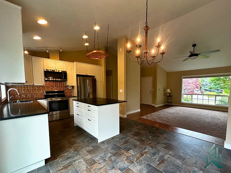 1762 Antelope Cir SW — Photo 8