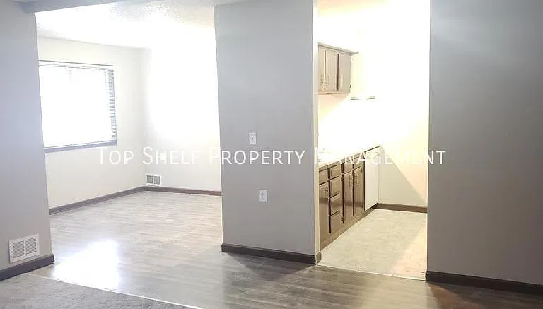 1328 Williams St — Photo 4