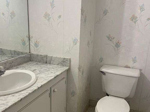 5th image of 1300 NE Miami Gardens Dr APT 203E